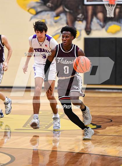 Thumbnail 2 in Thrall vs Flatonia (UIL 2A Reg IV Bi-District) photogallery.