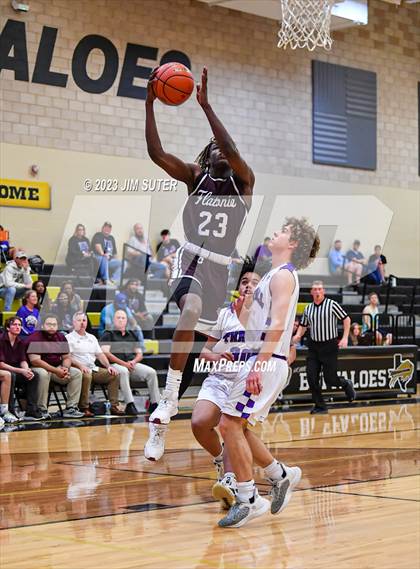 Thumbnail 1 in Thrall vs Flatonia (UIL 2A Reg IV Bi-District) photogallery.