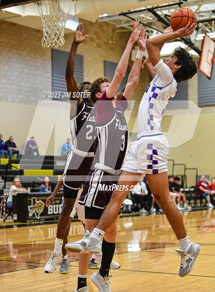 Thumbnail 1 in Thrall vs Flatonia (UIL 2A Reg IV Bi-District) photogallery.