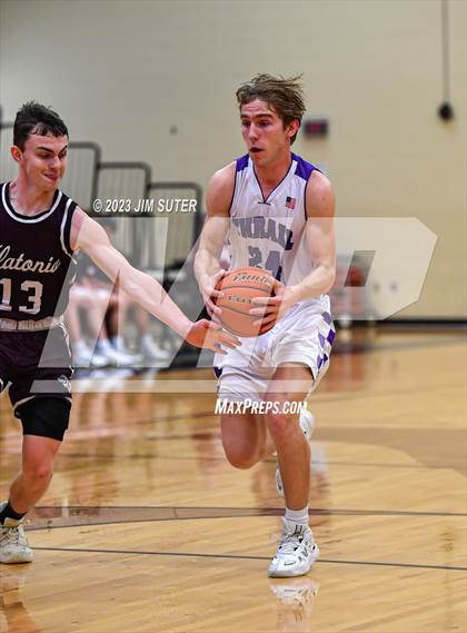 Thumbnail 3 in Thrall vs Flatonia (UIL 2A Reg IV Bi-District) photogallery.