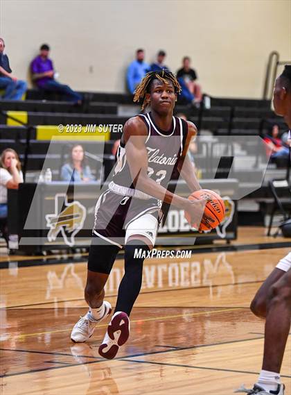 Thumbnail 2 in Thrall vs Flatonia (UIL 2A Reg IV Bi-District) photogallery.