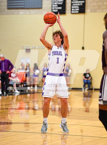 Thumbnail 3 in Thrall vs Flatonia (UIL 2A Reg IV Bi-District) photogallery.