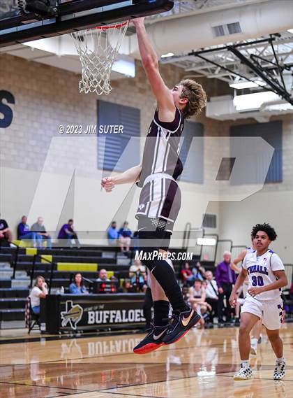 Thumbnail 2 in Thrall vs Flatonia (UIL 2A Reg IV Bi-District) photogallery.