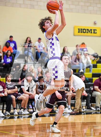 Thumbnail 1 in Thrall vs Flatonia (UIL 2A Reg IV Bi-District) photogallery.