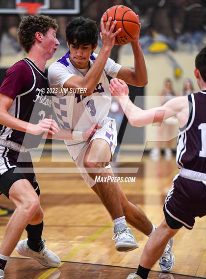 Thumbnail 3 in Thrall vs Flatonia (UIL 2A Reg IV Bi-District) photogallery.