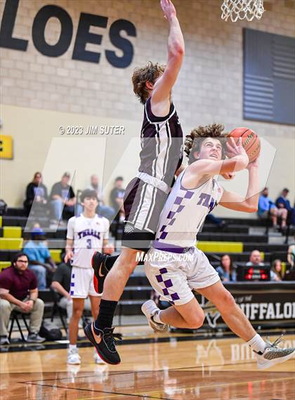 Thumbnail 2 in Thrall vs Flatonia (UIL 2A Reg IV Bi-District) photogallery.