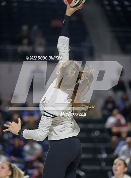 Thumbnail 3 in Cinco Ranch vs. Dawson (UIL 6A Region 3 & 4 Semi Finals) photogallery.