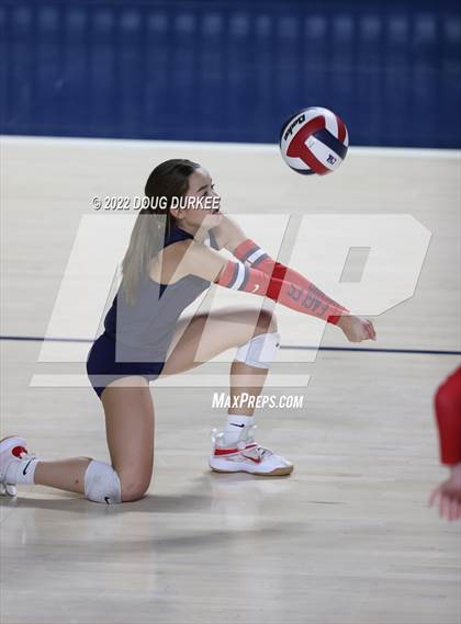 Thumbnail 2 in Cinco Ranch vs. Dawson (UIL 6A Region 3 & 4 Semi Finals) photogallery.