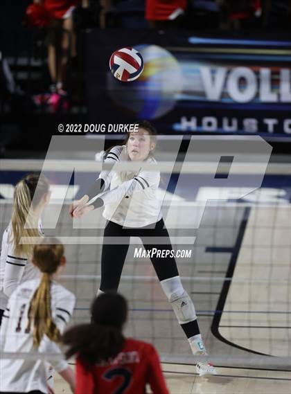 Thumbnail 3 in Cinco Ranch vs. Dawson (UIL 6A Region 3 & 4 Semi Finals) photogallery.