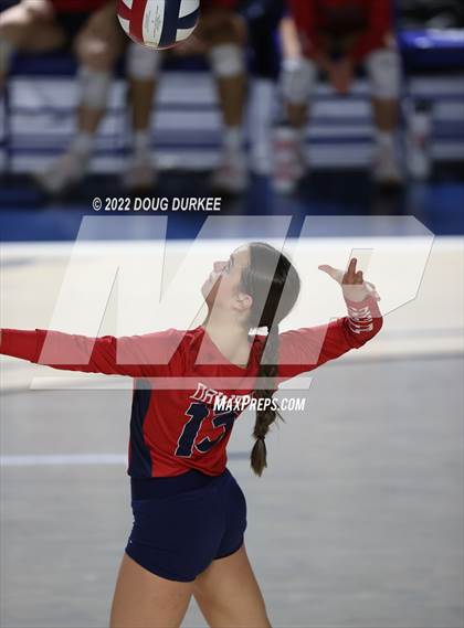 Thumbnail 2 in Cinco Ranch vs. Dawson (UIL 6A Region 3 & 4 Semi Finals) photogallery.