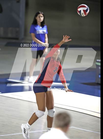 Thumbnail 3 in Cinco Ranch vs. Dawson (UIL 6A Region 3 & 4 Semi Finals) photogallery.