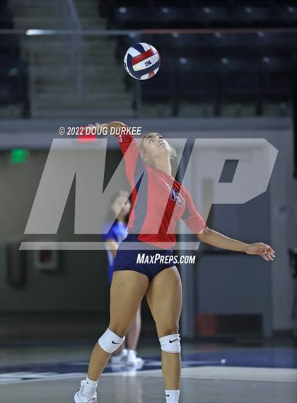 Thumbnail 3 in Cinco Ranch vs. Dawson (UIL 6A Region 3 & 4 Semi Finals) photogallery.