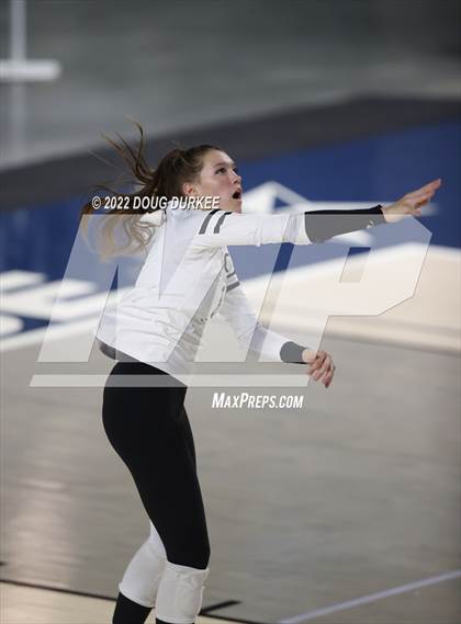 Thumbnail 1 in Cinco Ranch vs. Dawson (UIL 6A Region 3 & 4 Semi Finals) photogallery.