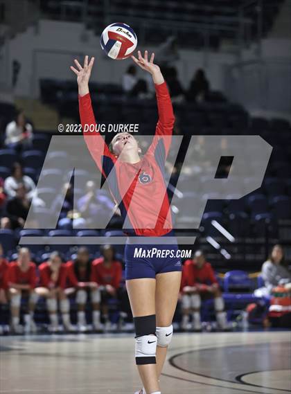 Thumbnail 2 in Cinco Ranch vs. Dawson (UIL 6A Region 3 & 4 Semi Finals) photogallery.