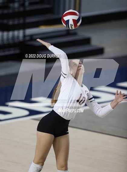 Thumbnail 3 in Cinco Ranch vs. Dawson (UIL 6A Region 3 & 4 Semi Finals) photogallery.