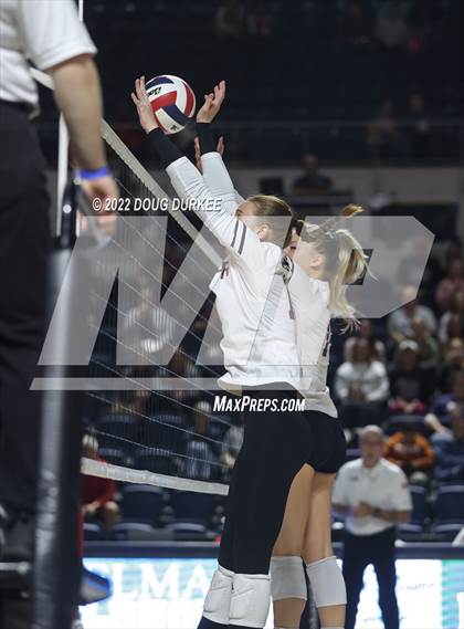 Thumbnail 1 in Cinco Ranch vs. Dawson (UIL 6A Region 3 & 4 Semi Finals) photogallery.