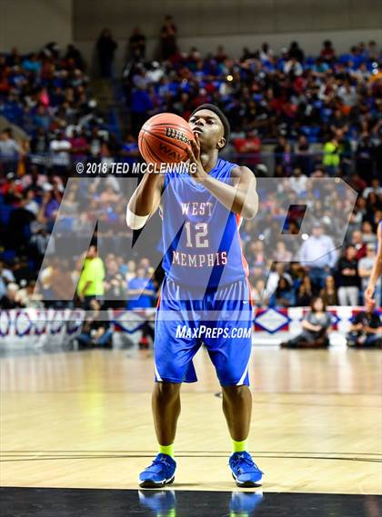 Thumbnail 1 in Jonesboro vs. West Memphis (AAA 6A Final) photogallery.