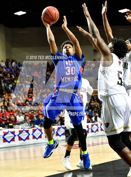 Thumbnail 3 in Jonesboro vs. West Memphis (AAA 6A Final) photogallery.