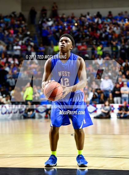 Thumbnail 3 in Jonesboro vs. West Memphis (AAA 6A Final) photogallery.