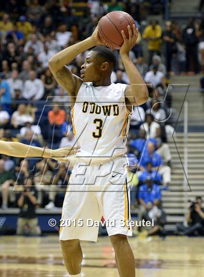 Thumbnail 1 in Mater Dei vs. Bishop O'Dowd (CIF State Open Division Final) photogallery.