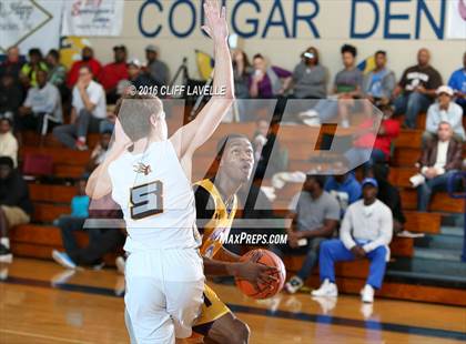 Thumbnail 3 in Roman Catholic vs Roger Bacon (Rotary Roundball Classic) photogallery.