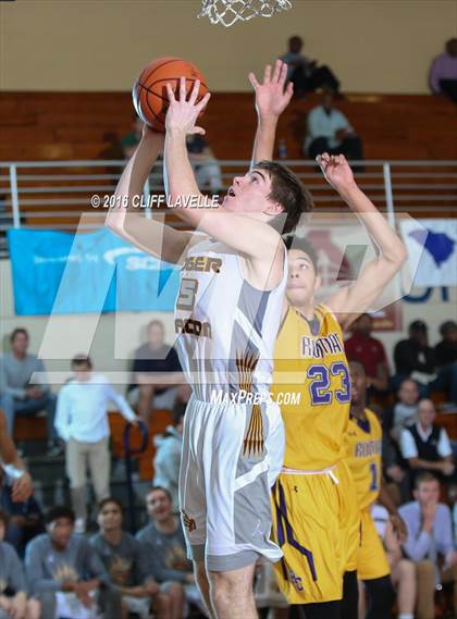 Thumbnail 3 in Roman Catholic vs Roger Bacon (Rotary Roundball Classic) photogallery.
