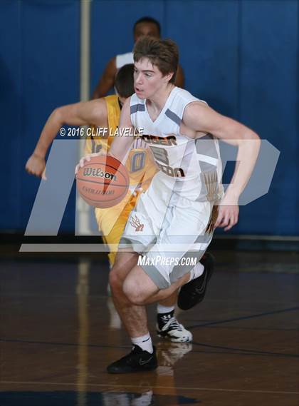 Thumbnail 3 in Roman Catholic vs Roger Bacon (Rotary Roundball Classic) photogallery.
