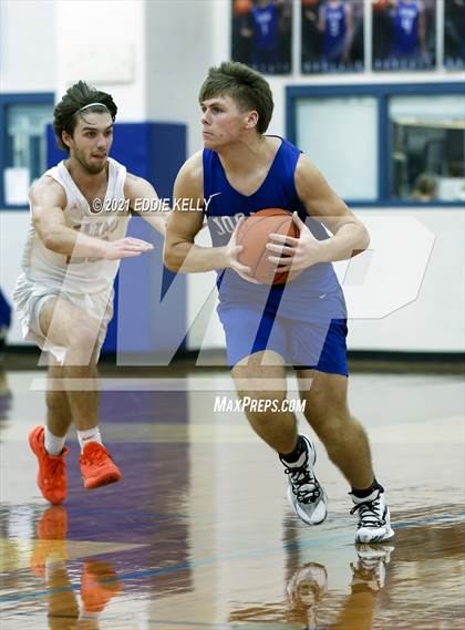 Thumbnail 3 in Celina vs. Joshua (Krum Invitational) photogallery.