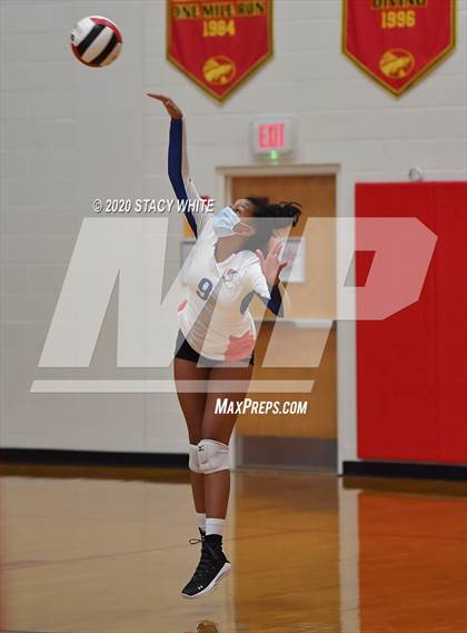 Thumbnail 2 in Osceola vs. Keswick Christian photogallery.