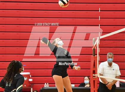 Thumbnail 2 in Osceola vs. Keswick Christian photogallery.