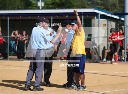 Thumbnail 3 in Montgomery vs. Old Forge (PIAA Class A First Round) photogallery.