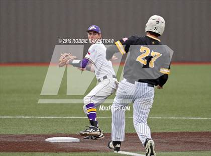 Thumbnail 3 in Sanger vs. Crandall (UIL 4A Region II Area Playoff) photogallery.
