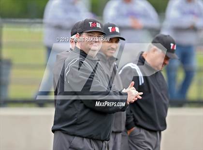 Thumbnail 1 in Sanger vs. Crandall (UIL 4A Region II Area Playoff) photogallery.