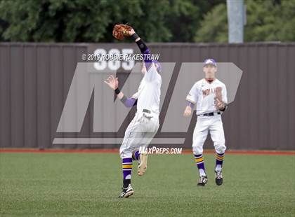 Thumbnail 1 in Sanger vs. Crandall (UIL 4A Region II Area Playoff) photogallery.