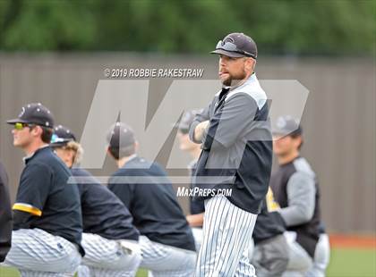 Thumbnail 3 in Sanger vs. Crandall (UIL 4A Region II Area Playoff) photogallery.
