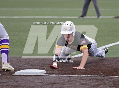 Thumbnail 2 in Sanger vs. Crandall (UIL 4A Region II Area Playoff) photogallery.