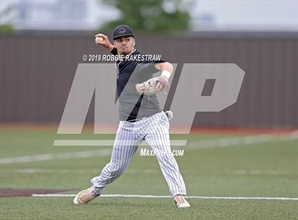 Thumbnail 3 in Sanger vs. Crandall (UIL 4A Region II Area Playoff) photogallery.