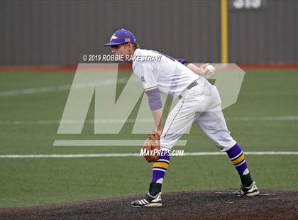 Thumbnail 2 in Sanger vs. Crandall (UIL 4A Region II Area Playoff) photogallery.