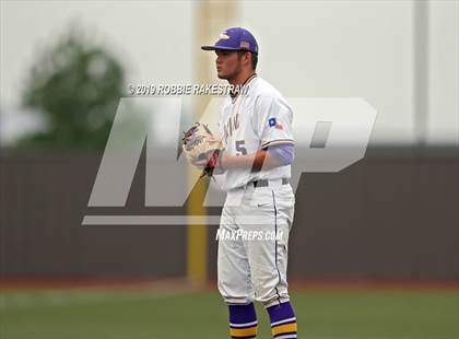 Thumbnail 2 in Sanger vs. Crandall (UIL 4A Region II Area Playoff) photogallery.