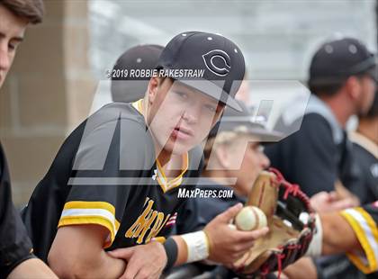 Thumbnail 2 in Sanger vs. Crandall (UIL 4A Region II Area Playoff) photogallery.