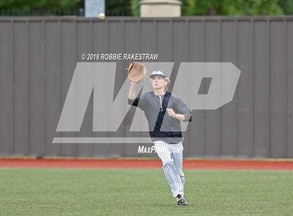 Thumbnail 3 in Sanger vs. Crandall (UIL 4A Region II Area Playoff) photogallery.