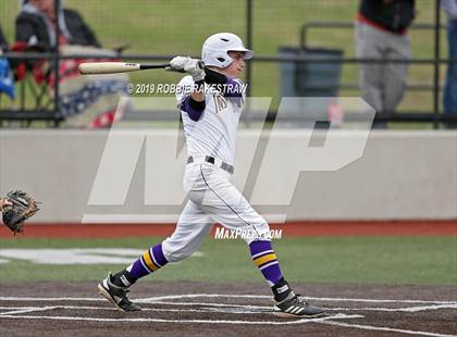 Thumbnail 2 in Sanger vs. Crandall (UIL 4A Region II Area Playoff) photogallery.