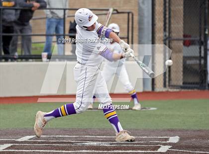 Thumbnail 3 in Sanger vs. Crandall (UIL 4A Region II Area Playoff) photogallery.