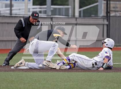 Thumbnail 3 in Sanger vs. Crandall (UIL 4A Region II Area Playoff) photogallery.