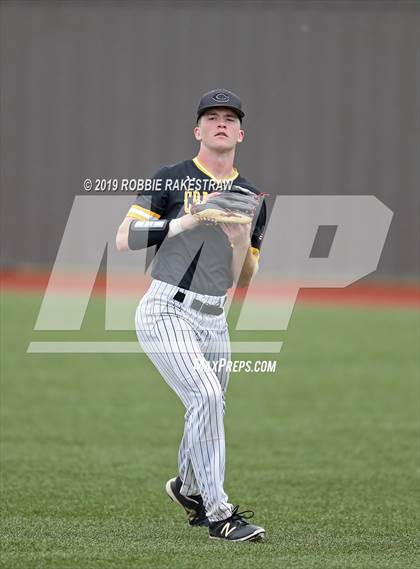 Thumbnail 3 in Sanger vs. Crandall (UIL 4A Region II Area Playoff) photogallery.