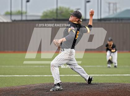 Thumbnail 3 in Sanger vs. Crandall (UIL 4A Region II Area Playoff) photogallery.