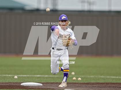 Thumbnail 3 in Sanger vs. Crandall (UIL 4A Region II Area Playoff) photogallery.