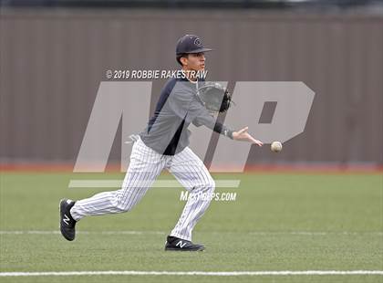 Thumbnail 2 in Sanger vs. Crandall (UIL 4A Region II Area Playoff) photogallery.