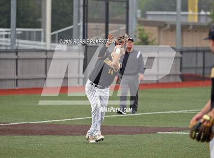 Thumbnail 2 in Sanger vs. Crandall (UIL 4A Region II Area Playoff) photogallery.