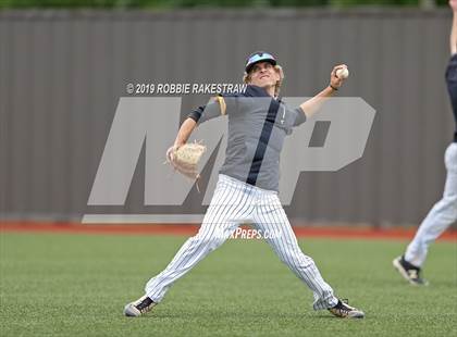 Thumbnail 2 in Sanger vs. Crandall (UIL 4A Region II Area Playoff) photogallery.
